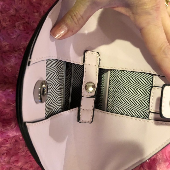 Handbag - Picture 6 of 7